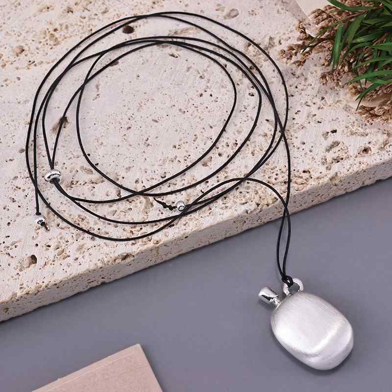 ネックレス 男女兼用 ティーポット 水筒 ボトル ペンダント ロング丈 幾何学 レトロ調 高級感 合金製 ..