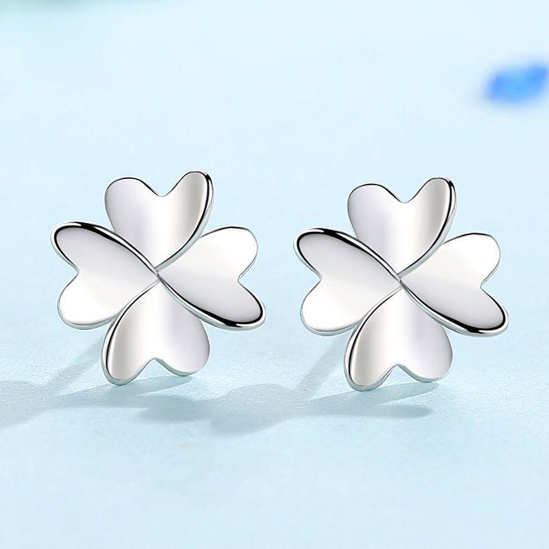 ピアス レディース シルバー925製 プレーン 幸運 四つ葉 クローバーモチーフ つけっぱなしOK 肌に優しい シンプル 韓国ファッション デイリー 普段使い