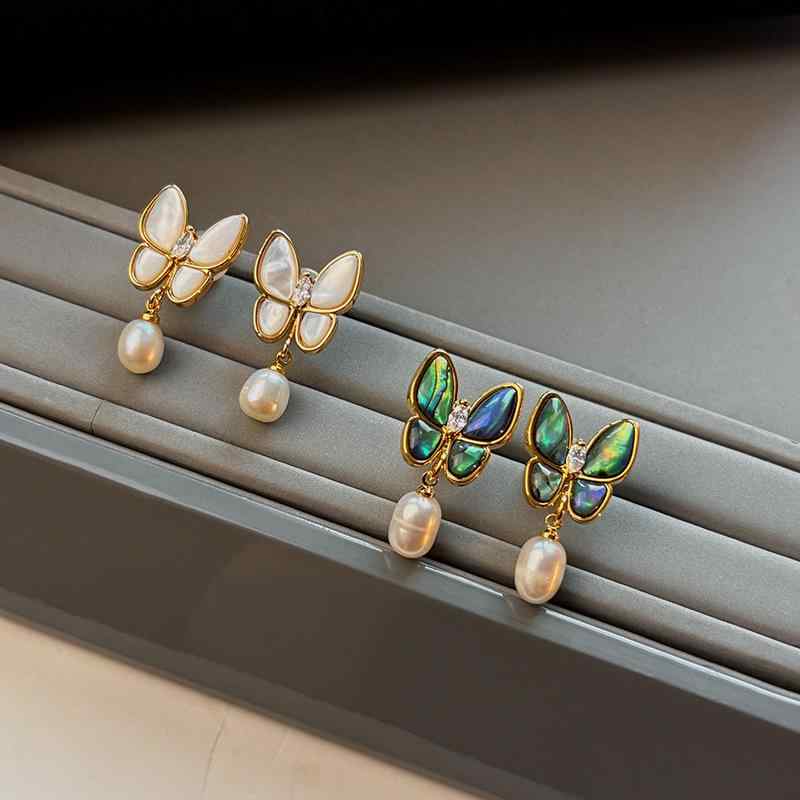 ピアス レディース 天然白蝶貝 淡水バロックパール 蝶 バタフライ スタッドピアス ゴールドメッキ レト..