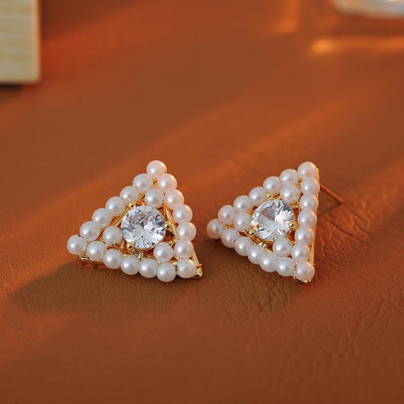 ピアス レディース 女性用 幾何学 三角 スクエア パール 上品 繊細 大人可愛い 電気メッキ加工 銅合金 オフィス デイリー 普段使い カジュアル エレガント 万能