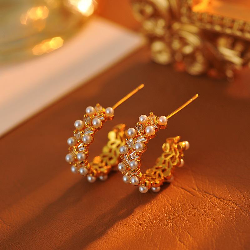 耳飾り レディース パール ピアス イヤリング シルバーポスト 銅合金製 電気メッキ加工 高級感 上品 個..