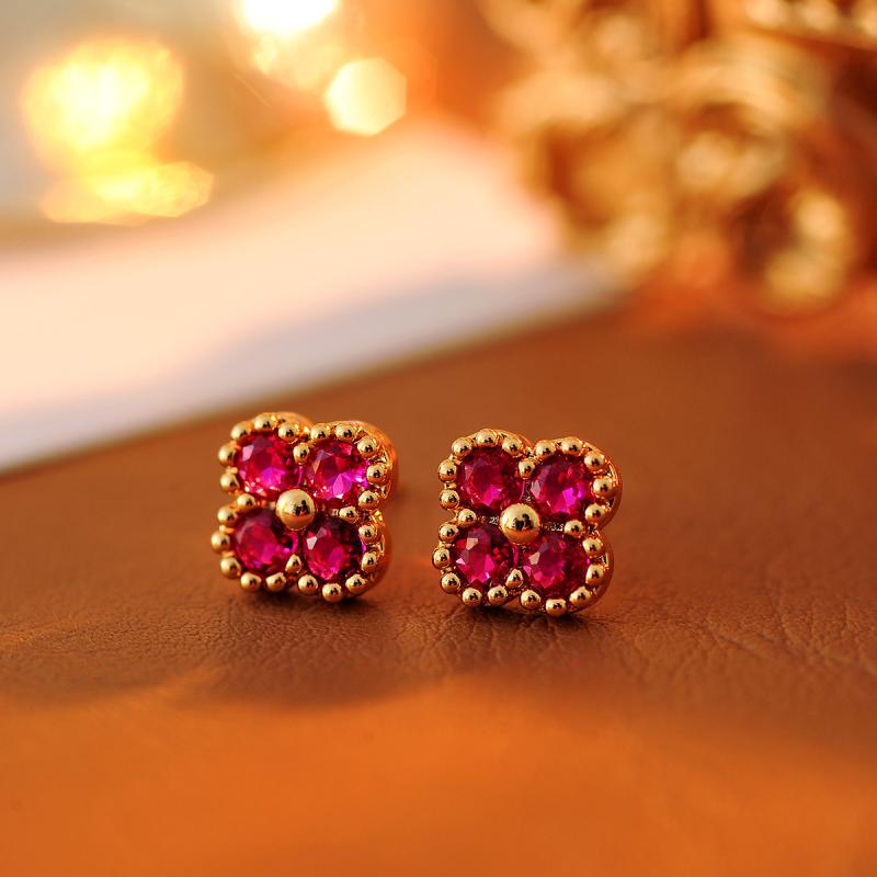 ピアス 四つ葉 クローバー カラフル フラワーモチーフ 銅合金 電気メッキ加工 高級感 繊細 上品 韓国風 通勤 デイリーユース 普段使い おしゃれ フェミニン