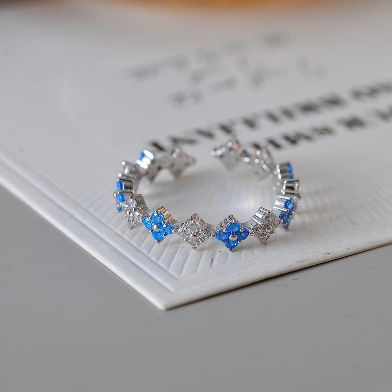 指輪 レディース 女性用 欧米風 精巧 小ぶり シンプル ミニマル ジルコニア 四つ葉のクローバー オープンリング 個性的デザイン 普段使い オフィスカジュアル 上品 華奢