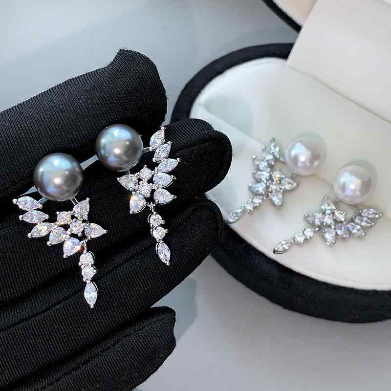 ・素材: 銅・形状: 滴型・加工技術: 本金電気メッキ・カラー展開: オーストラリアンホワイト、シルバーグレー・スタイル: フレンチレトロ、文芸レトロ・カテゴリ: ピアス・イヤリング・対象: レディース・流行要素: パール