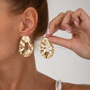 ピアス レディース 個性的 おしゃれ メタル調 プリーツ アシンメトリー 幾何学 リキッド 光沢感 変形デザイン 合金製 ゴールド シルバー 夏アクセサリー 普段使い パーティー