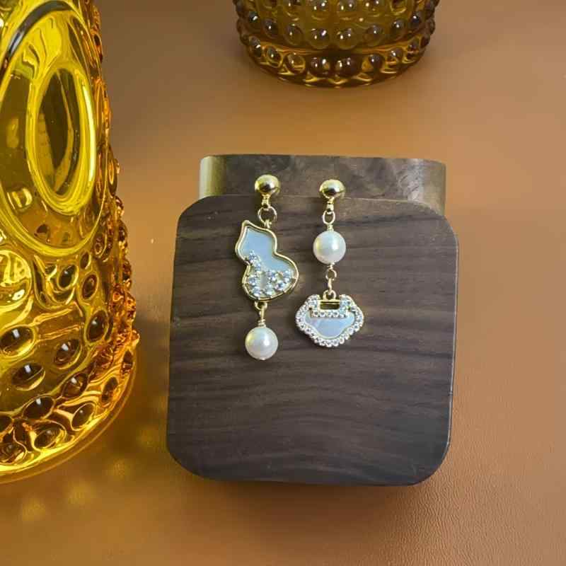 ピアス レディース 瓢箪 中国風 レトロ パール 揺れる 漢服 古風 新中式 アクセサリー 真鍮 ゴールド 上品 個性的 普段使い 耳元 飾り イベント