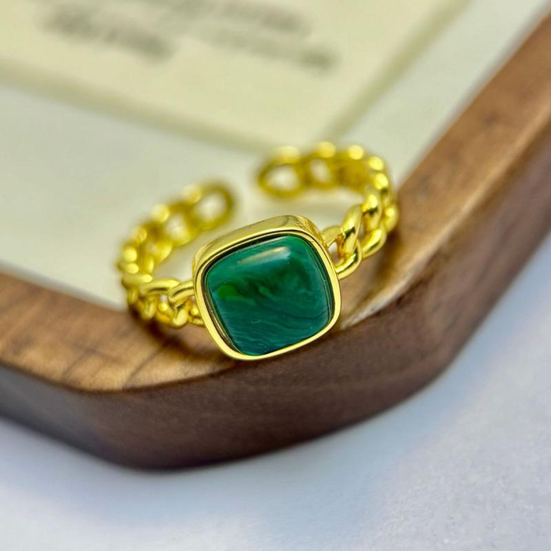 指輪 レディース エメラルドグリーン 角砂糖風 フェイクカルセドニー ジルコニア 煌めき ピジョンブラ..