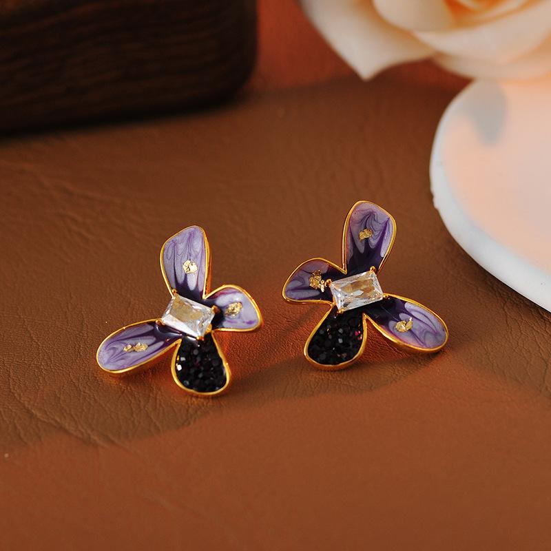 ピアス レディース リボン 蝶 バタフライ エナメル加工 ジルコニア マイクロセッティング 個性的 ファ..