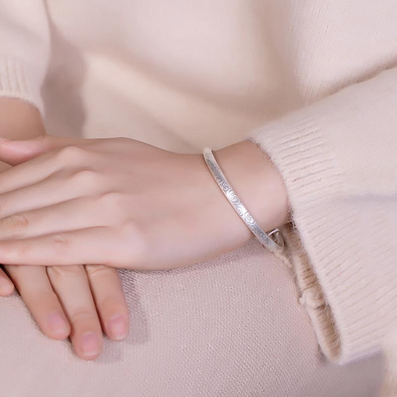 ブレスレット レディース 99.9%純銀 祥雲モチーフ スライド式バングル 古法マット加工 ソリッド 中国風 レトロ シンプル エスニック シルバーアクセサリー 普段使い