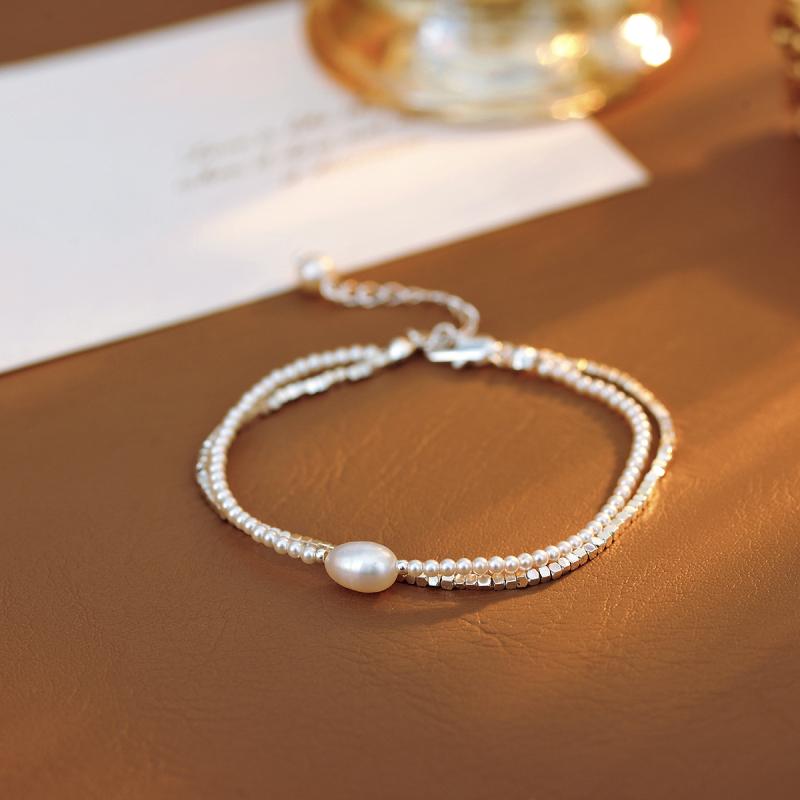 ブレスレット レディース パール 小粒シルバーモチーフ 華奢 繊細 上質 高級感 普段使い デイリーユース エレガント クールなデザイン(4)