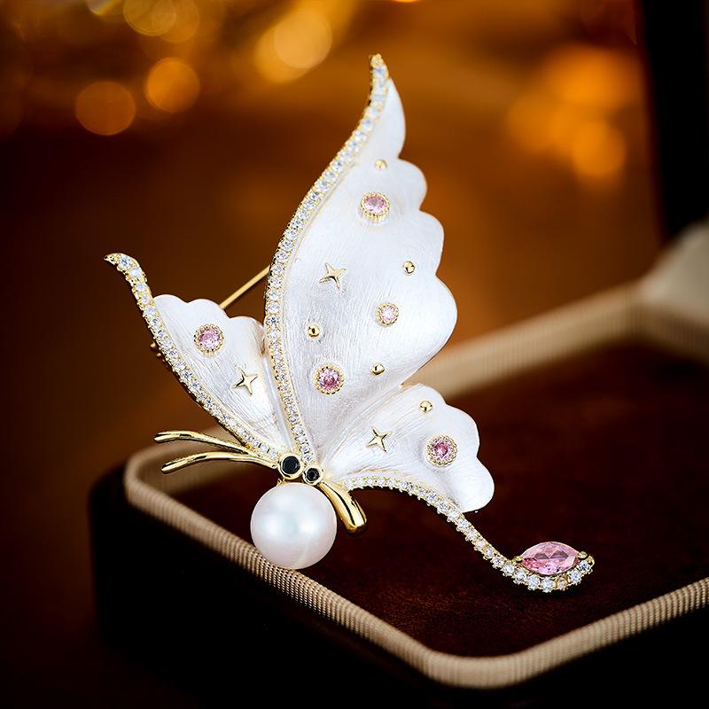 ブローチ レディース 女性用 高級感 上品 エレガント 昆虫 蝶 バタフライ パール パール 多用途 マルチ..