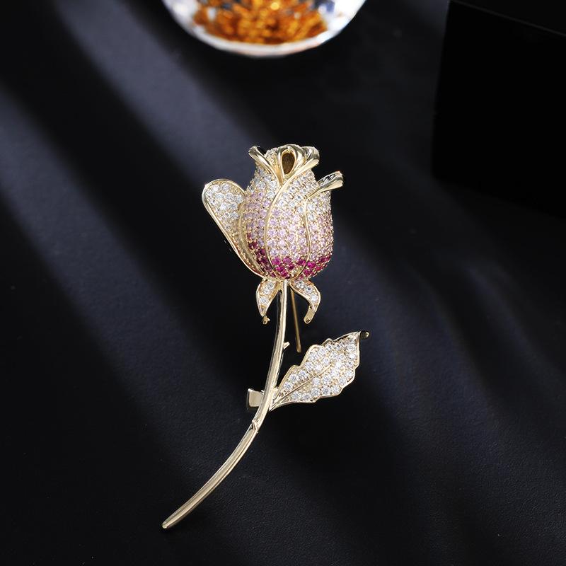 ブローチ レディース フレンチシック 高級感 チューリップ 花 フラワー モチーフ 上質 豪華 エレガント..