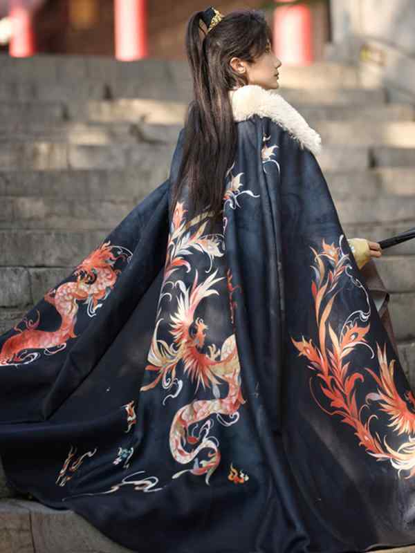 漢服 男女兼用 ポンチョ マント ケープ ロング丈 古風 厚手 裏起毛 防寒 ファー襟付き ポリエステル製 秋冬 新年 ブライダル イベント 衣装 龍年 華服 赤 黒