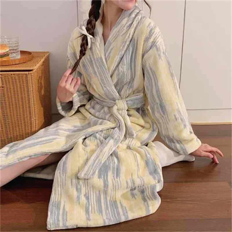 ルームウェア レディース 秋冬 コーラルベルベット フランネル 厚手 裏起毛 ロング丈 ワンピースパジャマ バスローブ ガウン あったか 保温 快適 スイート