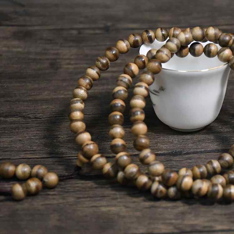数珠 芽庄沈香 108玉 古材 天然木 仏教 念珠 ブレスレット ネックレス 8mm珠 瞑想 厄除け お守り 高級感 希少 心落ち着く香り