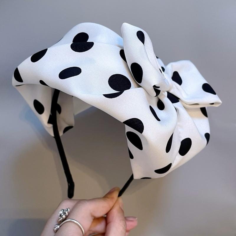 カチューシャ レディース 春夏 ベレー帽風 ハーフベレー ドット柄 水玉模様 レトロ フレンチ アンティーク 上品 エレガント シック 大人可愛い 布製 ハンドメイド 白黒ドット 黒無地 普段使い お出かけ オフィス カジュアル