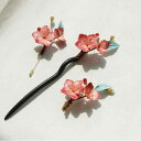 簪 かんざし ブローチ 髪飾り 髪留め ヘアクリップ 手作り 伝統工芸 絹糸細工 シルク 蚕糸 花飾り 白檀 サンダルウッド 中国風 漢服 和装小物 レッド