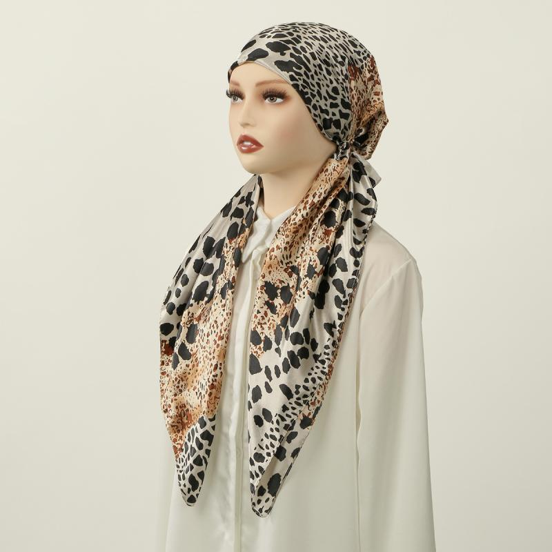ターバン レディース 女性用 ヒョウ柄 サテン ヘッドスカーフ 薄手 軽量 通気性抜群 蒸れない ロングテール キャップ おしゃれ スタイリッシュ 万能 エスニック ポリエステル ファッション小物