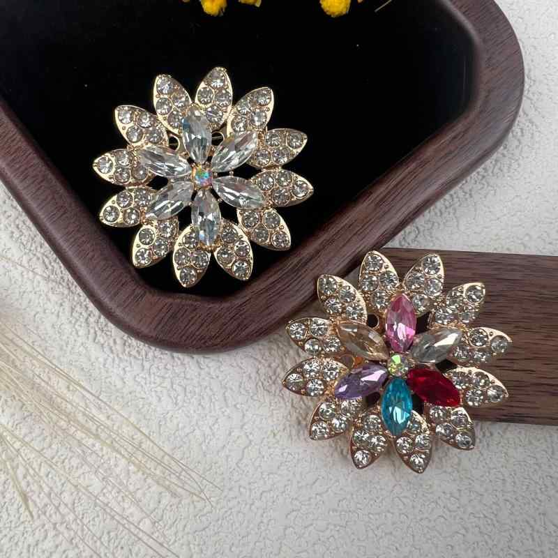 ブローチ レディース 亜鉛合金製 ラインストーン 高級感 エレガント 花モチーフ スカーフ留め ストールクリップ 服の留め具 上品 通勤 普段使い 入学式 卒業式 パーティー 結婚式 フォーマル(x2)