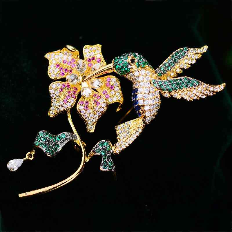 ブローチ レディース ハチドリ ジルコニア フラワー 韓国風 エレガント 上品 華やか おしゃれ アクセサリー 金色 チャイナドレス ワンピース ドレス アウター ジャケット