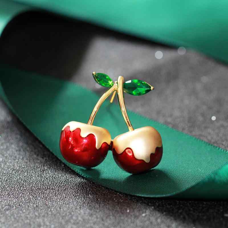 ブローチ レディース 韓国スタイル かわいい サクランボ チェリーモチーフ レッド エナメル加工 金メッキ 上品 エレガント ファッション小物 普段使い アクセント