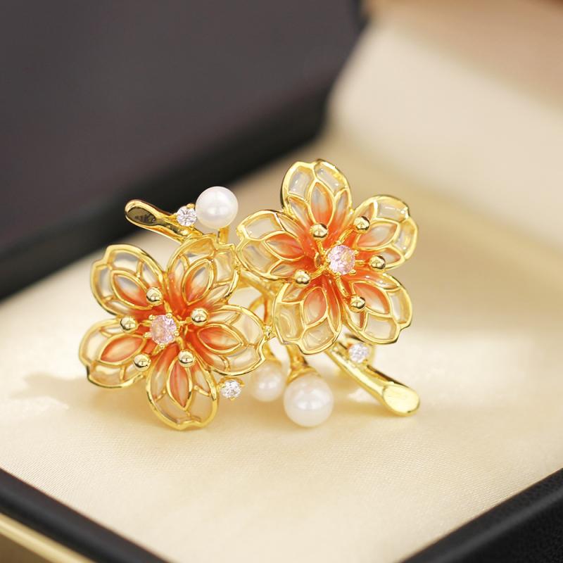ブローチ レディース 上品 かわいい 華やか フラワーモチーフ 桃の花 オレンジ ゴールド ラインストーン ゴールドメッキ 金属製 はだけ防止ピン フォーマル 結婚式 パーティー 普段使い