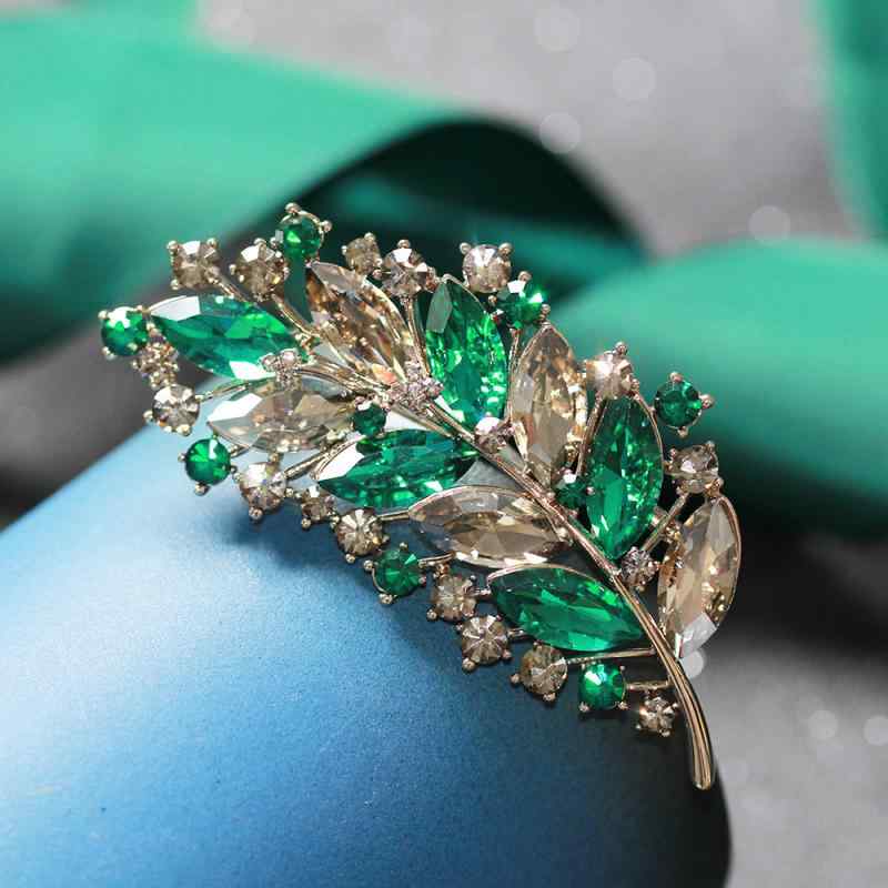 ブローチ レディース 高級感 レトロ アンティーク 電気メッキ コーヒーゴールド 人工クリスタル 個性的..