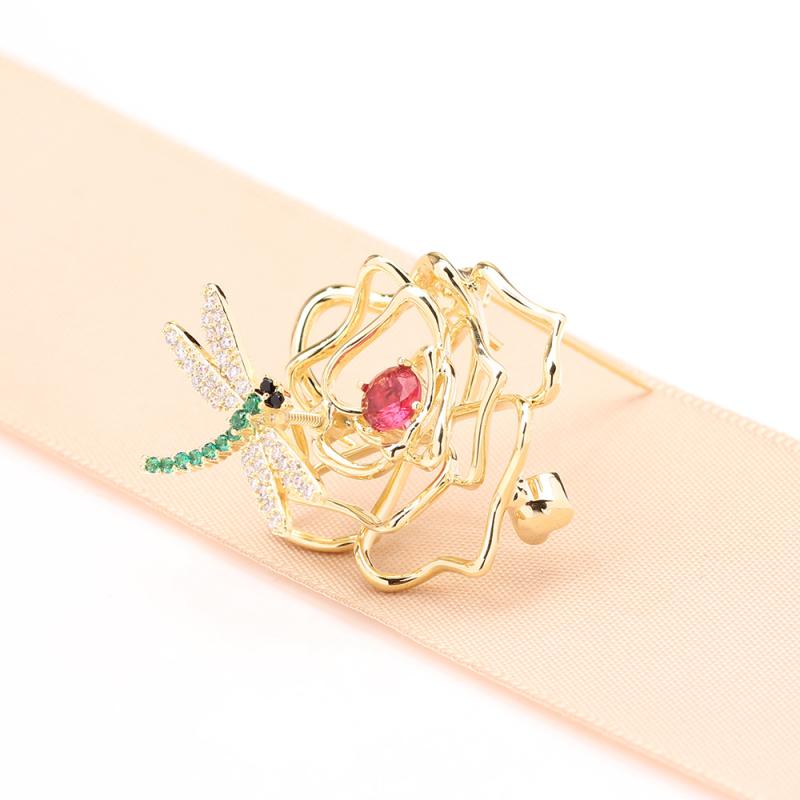 ブローチ レディース 個性的 華やか 上品 エレガント 揺れる スプリング トンボ バラ ジルコニア マイクロパヴェ ゴールドカラー 銅製 フォーマル 結婚式 パーティー 普段使い