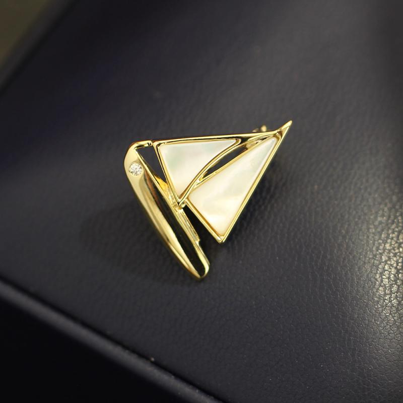 ブローチ 男女兼用 天然白蝶貝 ヨット 帆船 モチーフ シンプル エレガント 個性的 幸運 縁起物 ゴール..