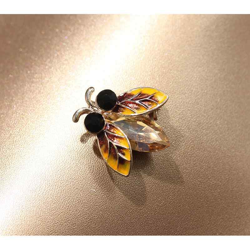 ブローチ 男女兼用 ユニセックス 韓国風 ハエ 昆虫モチーフ エナメル加工 個性的 遊び心 ラインストーン 人工クリスタル 合金製 電気メッキ加工 ピンブローチ ラペルピン ゴールド イエロー ブルー 2色展開