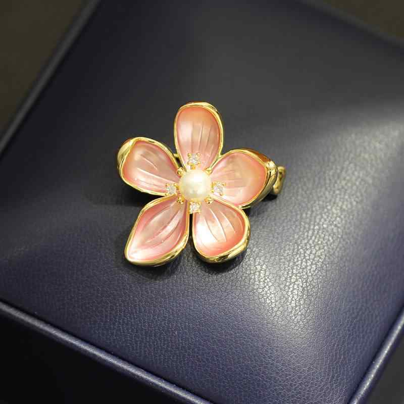 ブローチ レディース カイドウ 桜 パール 花モチーフ エナメル加工 ピンク ブルー ゴールド ズレ防止 襟元ピン ラペルピン 胸元カバー 多機能 上品 エレガント シンプル ナチュラルスタイル 銅製