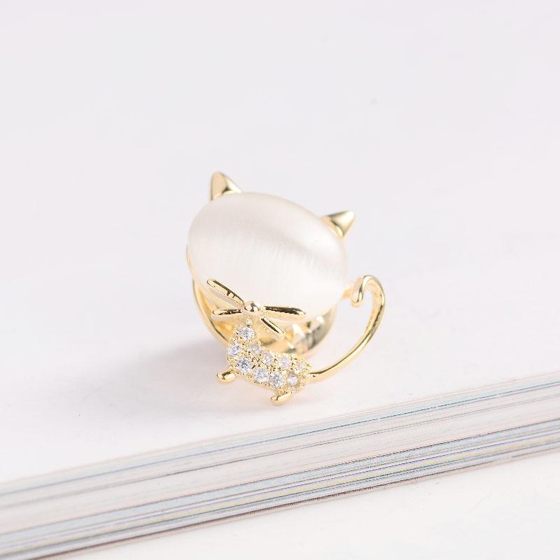 ブローチ ユニセックス かわいい 猫 ミニ アニマルモチーフ ピンブローチ 襟元飾り 袖飾り 胸元 はだけ防止 銅製 電気メッキ加工 個性的 上品 小ぶり