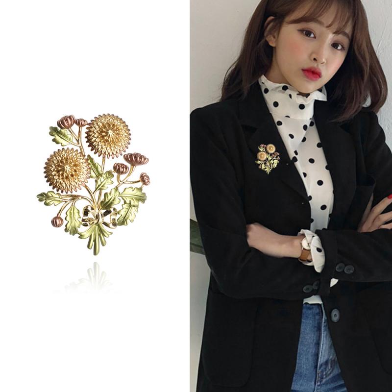 ブローチ レディース デイジー フラワーブーケ エナメル加工 合金製 イエロー ピンク ゴールド 高級感 エレガント 上品 シンプル カジュアル パーティー 結婚式 セレモニー 普段使い