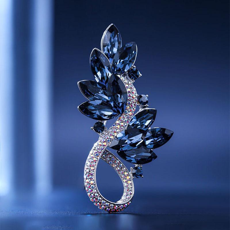 ブローチ レディース 高級感 エレガント ラグジュアリー 輝くクリスタルラインストーン 個性的 フラワーモチーフ 合金製 フォーマル 結婚式 入学式 卒業式 パーティー スーツ ジャケット アクセサリー