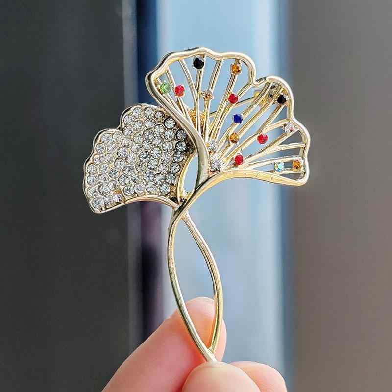 ブローチ レディース イチョウ葉モチーフ 高級感 上品 デザイン 個性的 ジルコニア ピンブローチ スーツ ジャケット フォーマル カジュアル パーティー 結婚式 合金製 電気メッキ加工 ゴールド シルバー アクセサリー