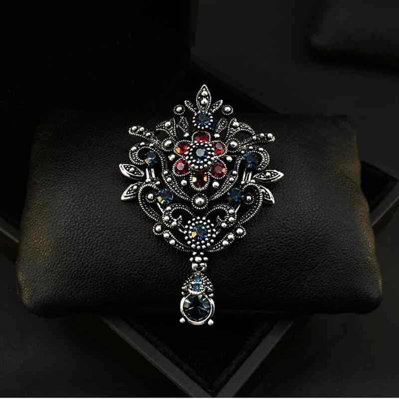 ブローチ レディース レトロ 宮廷風 クラウン 王冠 花 フラワーモチーフ 高級感 エレガント ジルコニア ラインストーン スーツ ジャケット 結婚式 パーティー フォーマル 入学式 卒業式 合金製 アクセサリー