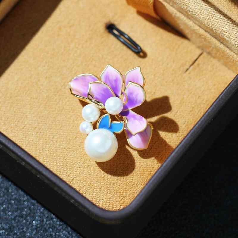 ブローチ レディース 中国風 牡丹 パール エナメル 花モチーフ エレガント 上品 精巧 高級感 チャイナドレス 和装 古典衣装 フォーマル アクセサリー ギフト