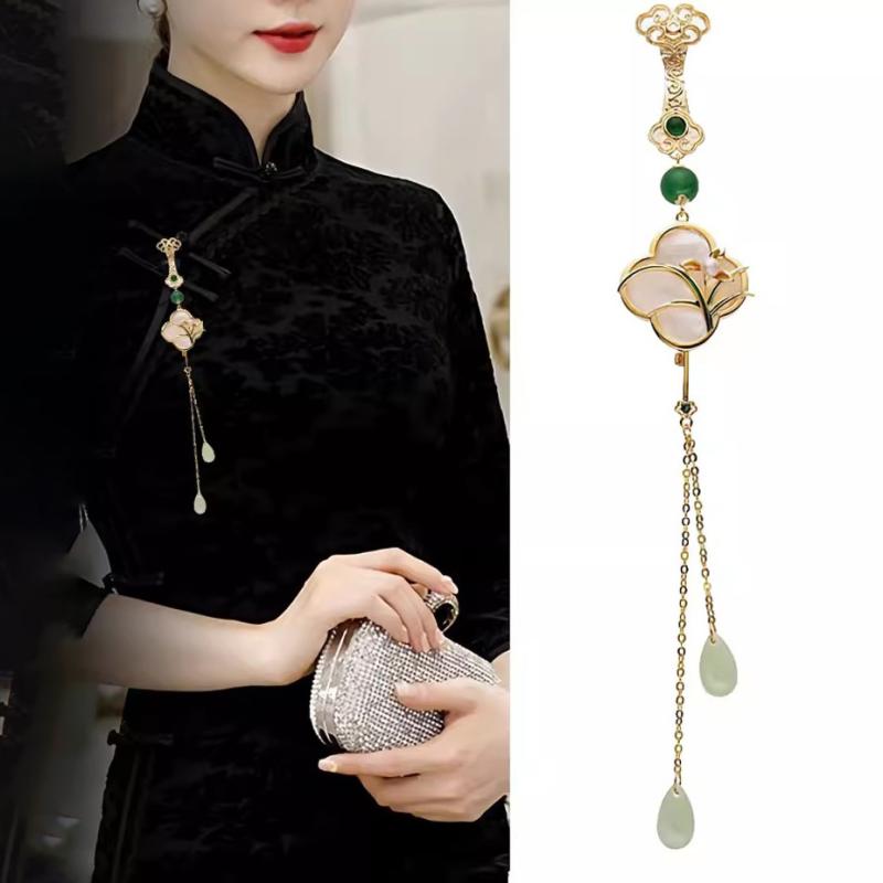 ブローチ レディース 女性用 レトロモダン 新中華風 四君子 梅 蘭 竹 菊 花モチーフ 襟飾り 漢服 和装小物 チャイナドレス 胸元アクセサリー 合金製 ジルコニア 上品 エレガント