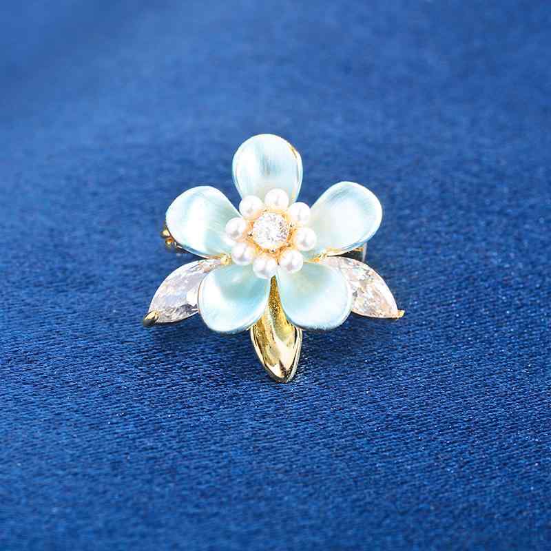 ブローチ レディース 女性用 レトロ アンティーク調 エレガント 上品 ユニーク 琺瑯 七宝 クチナシ 花 ..