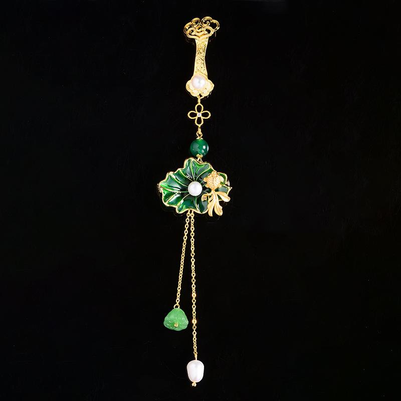 ブローチ レディース 古風 アンティーク調 錦鯉 蓮の葉 如意モチーフ チャイナドレス 和装小物 襟飾り 淡水パール ジルコニア 銅製 タッセル エレガント コサージュ ゴールド