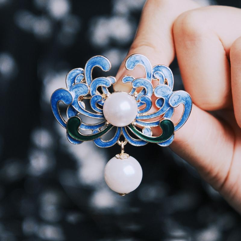 ブローチ レディース 中国風 エナメル ブルー ヤグルマギク デイジー 花モチーフ レトロ アンティーク調 合金製 上品 エレガント 胸飾り 漢服 チャイナドレス アクセサリー