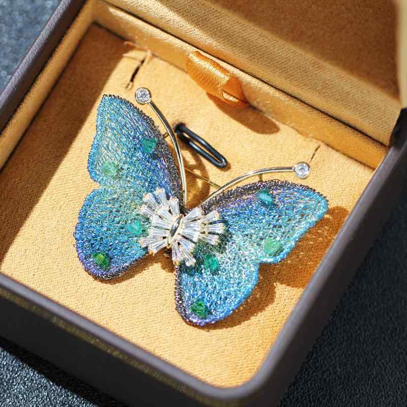 ブローチ レディース 女性用 高級感 エレガント 蝶モチーフ 刺しゅう 布製 ぼかし染め ブルー パープル..