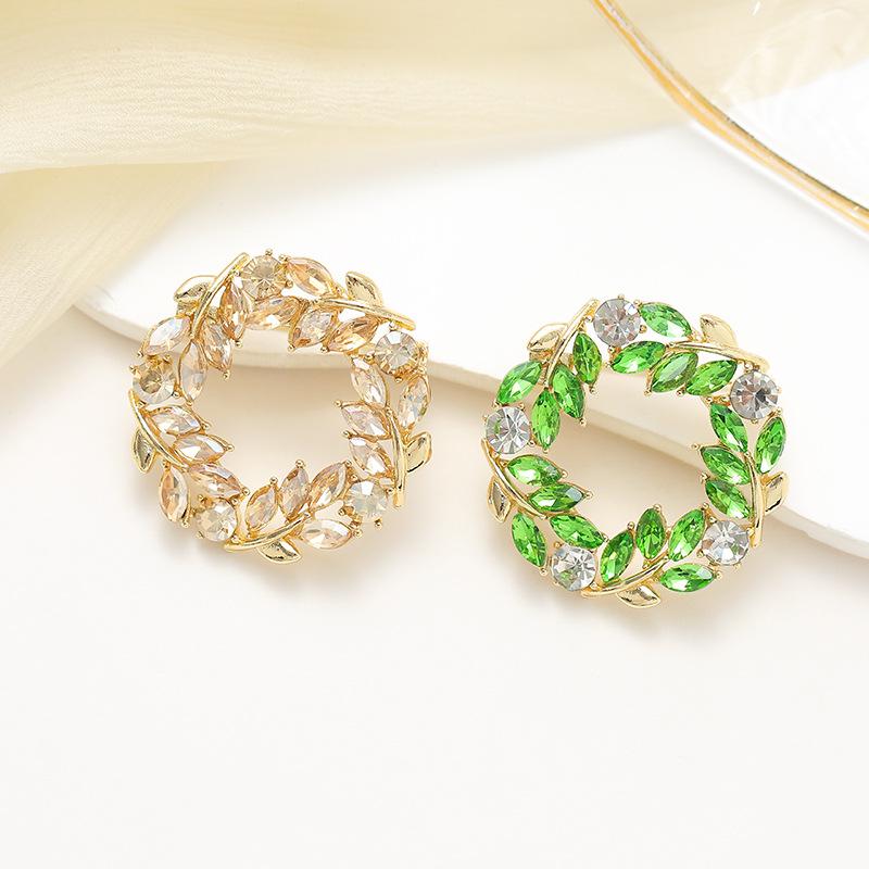 ブローチ ユニセックス 春夏 麦穂 花モチーフ 亜鉛合金 電気メッキ加工 襟元ピン 谷間隠し 衣類固定 装飾品 グリーン シャンパンゴールド リボン 葉っぱ 上品 インス風 アクセサリー フォーマル カジュアル