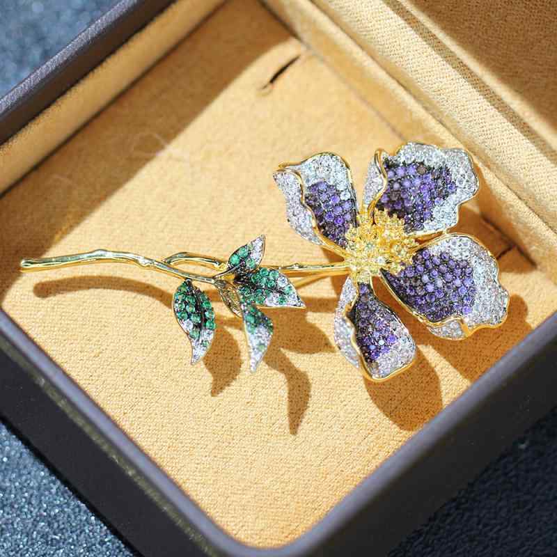 ブローチ レディース パープル ジルコニア 花束 フラワー 高級感 エレガント 華やか 上品 ライトラグジュアリー 銅製 フォーマル パーティー プレゼント アクセサリー