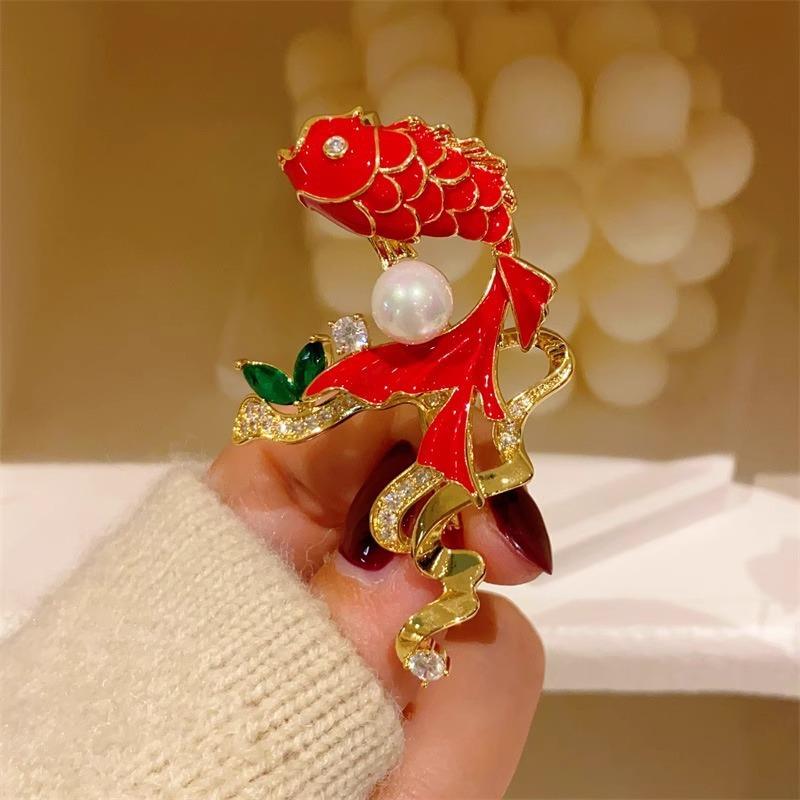 ・素材: 合金・デザイン: 干支、動物、花、リボン、葉・加工: 滴油・カラー: 新年錦鯉・人気要素: 福文字・機能: 記念、装飾、多機能、結婚式用、調節、両用、露出防止、固定・スタイル: 新中式・スタイル分類: 個性トレンド・対象: 男女兼...