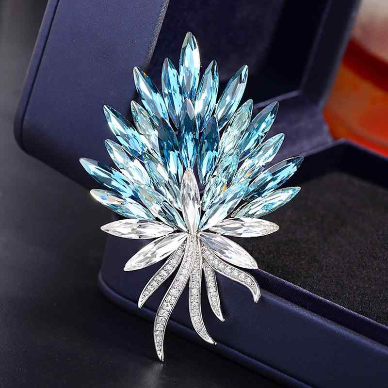 ・素材: 銅、ジルコニア・対象: 女性・デザイン: 花・加工: 電気メッキ・カラー: ブルー・用途: 装飾、ギフト・スタイル: エレガント、ファッション通勤・種類: ブローチ