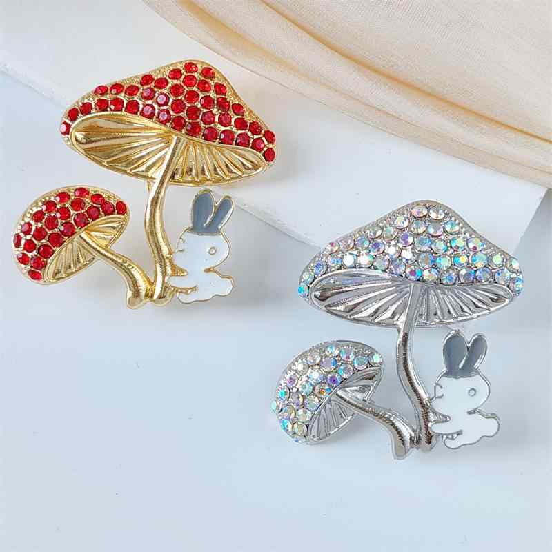 ブローチ 男女兼用 きのこ うさぎ モチーフ ジルコニア おしゃれ かわいい ピンブローチ 合金製 ゴールド シルバー アクセサリー ファ..