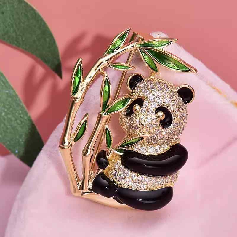 ブローチ レディース パンダ レトロ 中国風 アニマルモチーフ ジルコニア 合金製 ゴールドカラー 高級感 上品 おしゃれ 高見え ユニーク ピンブローチ ラペルピン フォーマル カジュアル アクセサリー