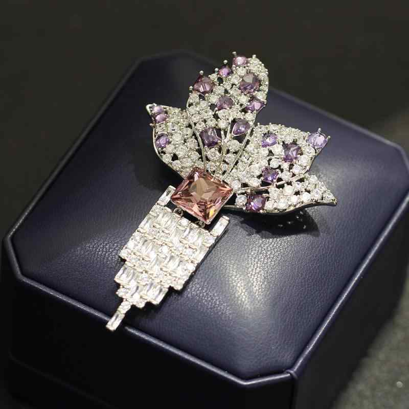 ブローチ レディース エレガント ジルコニア フラワー クリスタル タッセル パープル 紫 シルバー デザイン 高級感 ライトラグジュアリー 個性的 アクセント 結婚式 パーティー オフィス カジュアル プレゼント