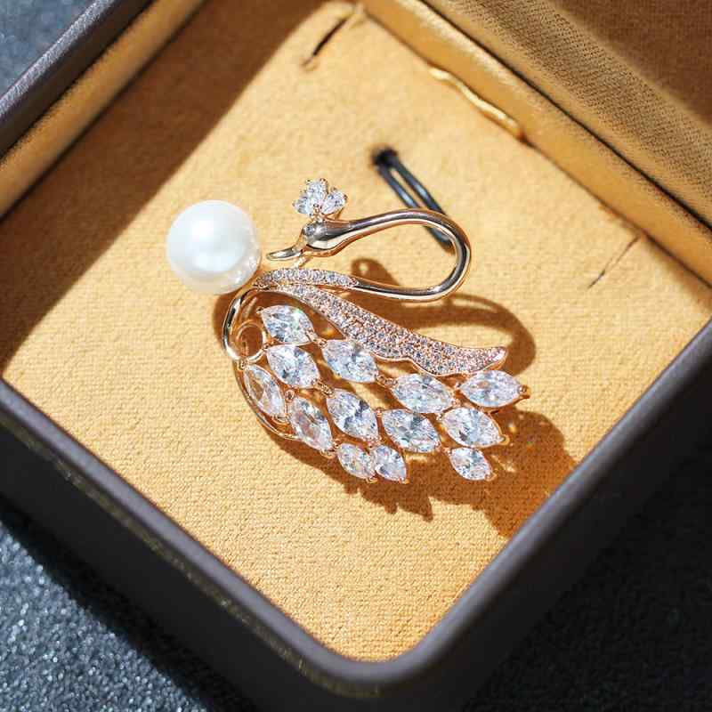 ・素材: 銅・デザイン: 動物、花、白鳥・加工: 電鍍・カラー: ゴールド・用途: 装飾、調整、ギフト、胸元の開き防止、固定・スタイル: オフィス、通勤・対象: ユニセックス・種類: ブローチ